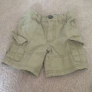 Kaki shorts