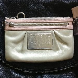 Coach Poppy Wristlet
