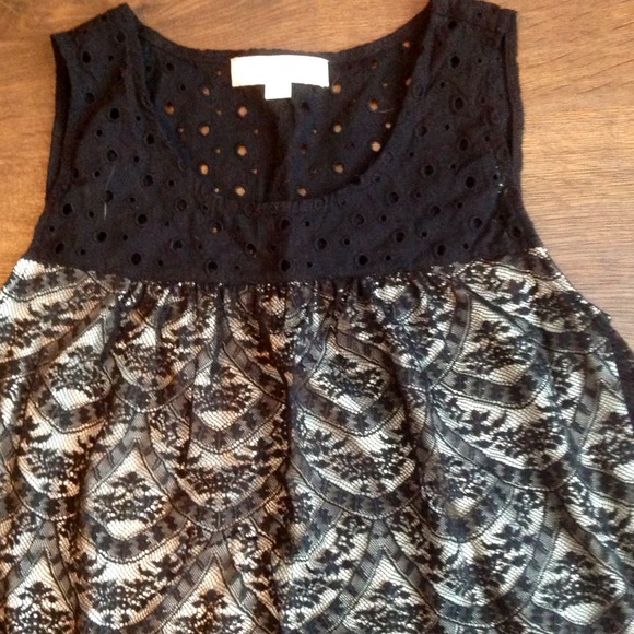 BUNDLED! Black and white lace tank top - Picture 2 of 3