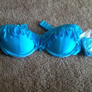❌❌SOLD IN BUNDLE❌❌Blue fringe bikini top