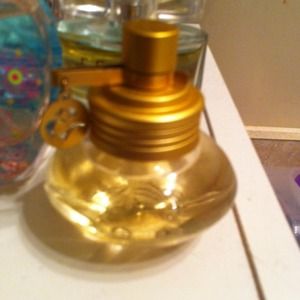 💥💢💢💢SOLD💢💢💢💥Shakira parfum 1 oz