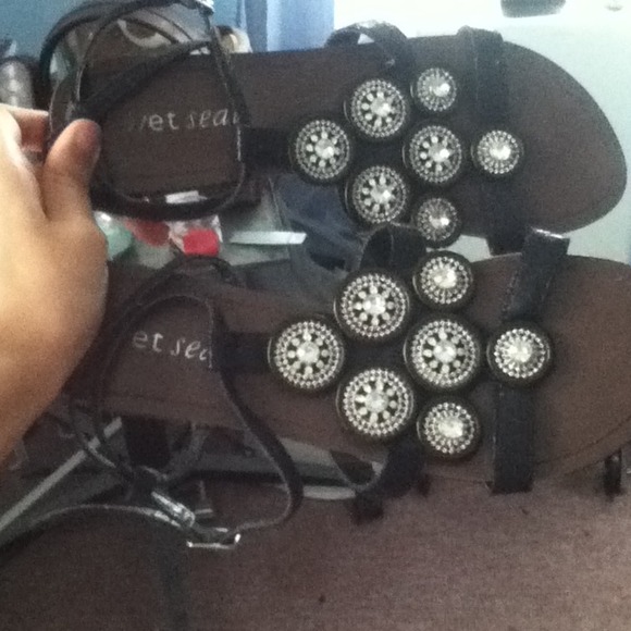 Sandals - Picture 2 of 2