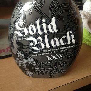 Solid Black Tanning lotion