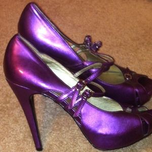 Bakers Purple metallic heels