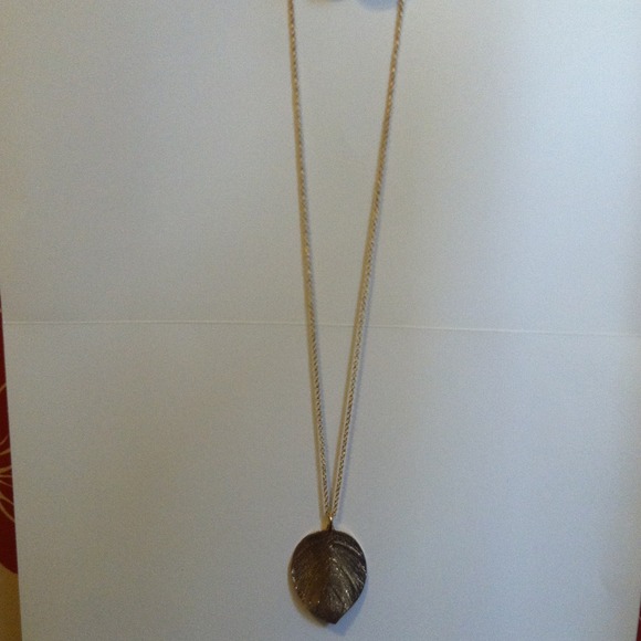 Long leaf pendant approx 30" - Picture 2 of 2