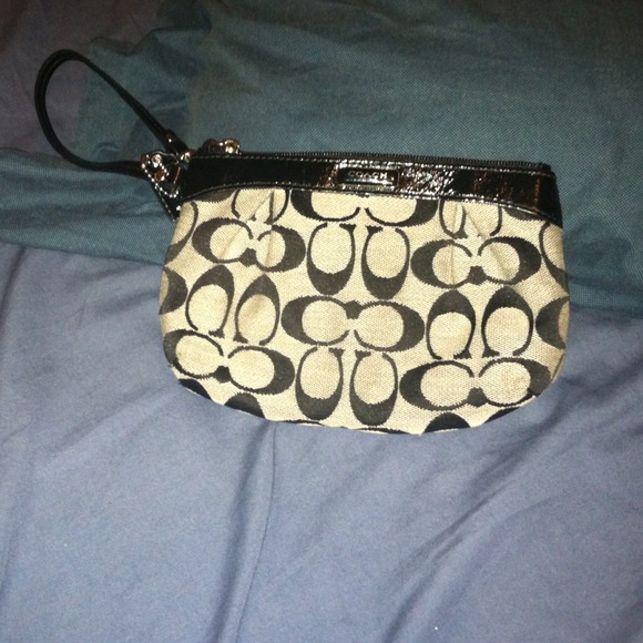 ⛔🚫sold🚫⛔Coach wristlet like new!