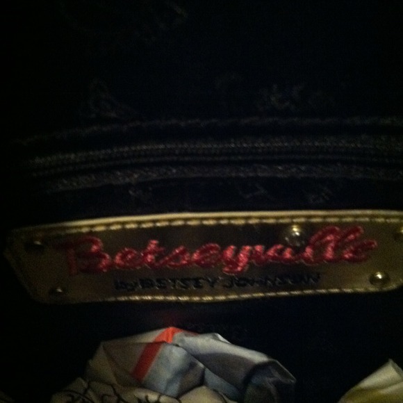 BETSYVILLE Gifted outside of. posh - Picture 2 of 2
