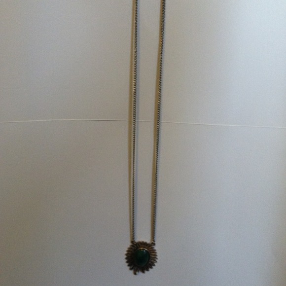 Antique inspired locket - Picture 2 of 3