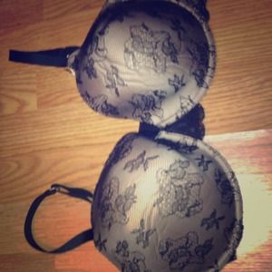 38DD Victoria's Secret Biofit Bra