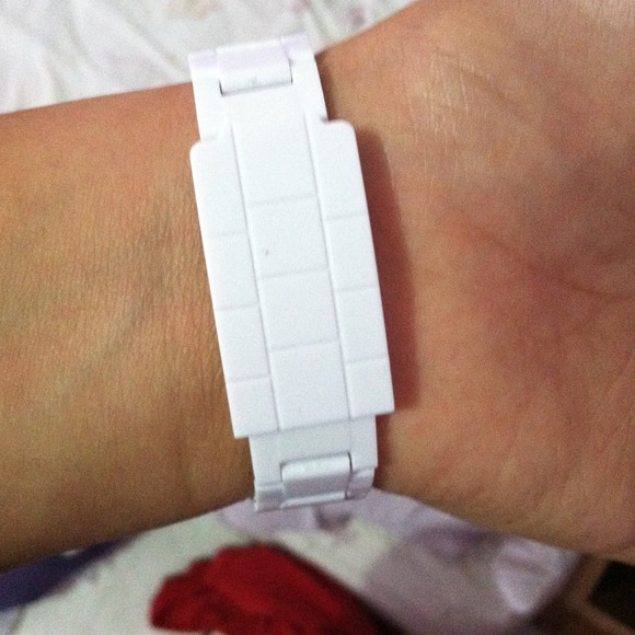 White watch - Picture 3 of 3