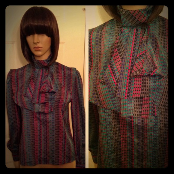 #⚠SOLD⚠Vintage Geometric Ruffle
