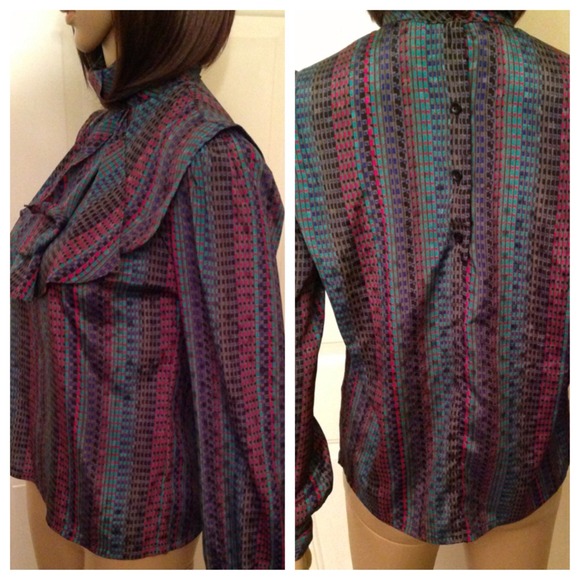 #⚠SOLD⚠Vintage Geometric Ruffle - Picture 2 of 2