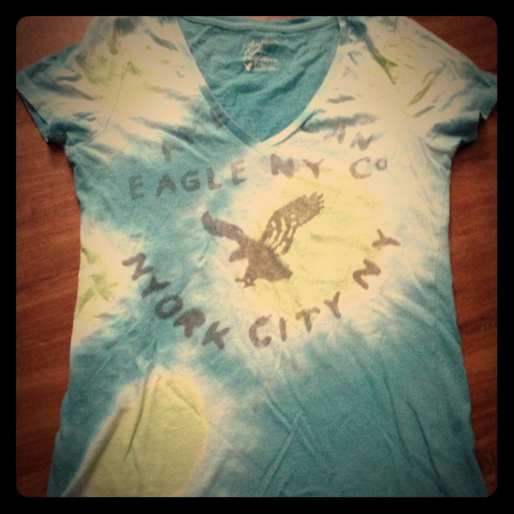 American Eagle tye-dye V neck T-shirt