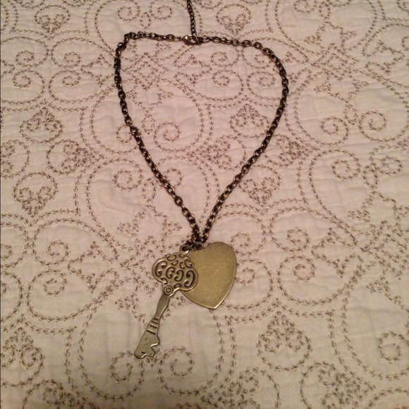 Jewelry - 🚫Sold🚫Gold necklace with heart and key
