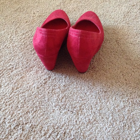 Shoes - Picture 3 of 4