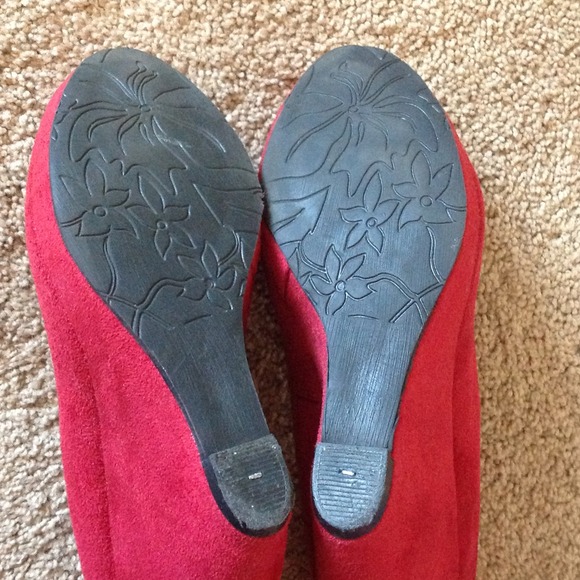 Shoes - Picture 4 of 4