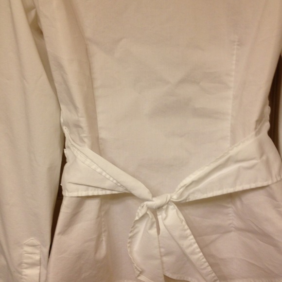 Sold❗️White blouse - Picture 2 of 3