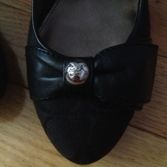 🔥Authentic Coach Heels🔥 - Picture 2 of 4