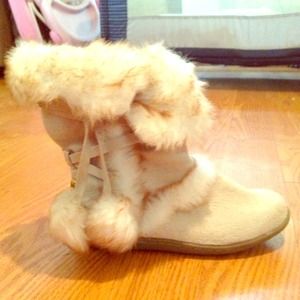 Southpole fuzzy boots