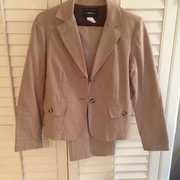 B MOSS TAILOR pant suit