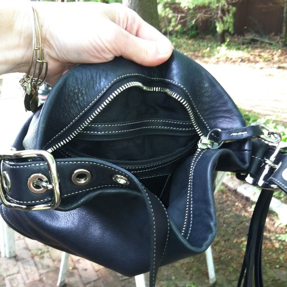 Beautiful Black Coach Crossbody/Messenger Bag - Picture 2 of 3