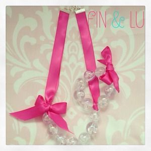 Girls pink bling necklace and matching bracelet