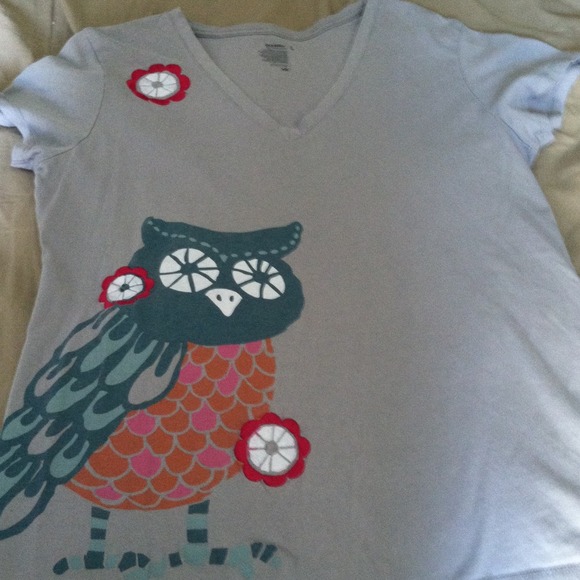 V-neck t-shirt