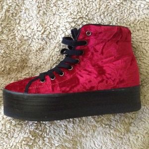 *Reserved* Jeffery Campbell Play HOMG red velvet