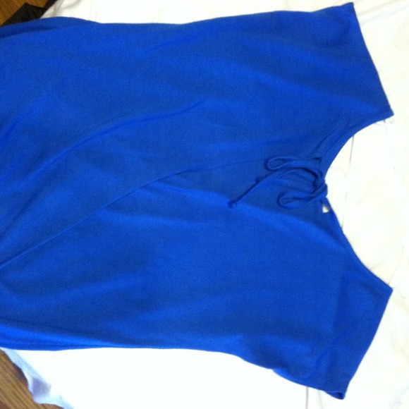 Blue top - Picture 2 of 3