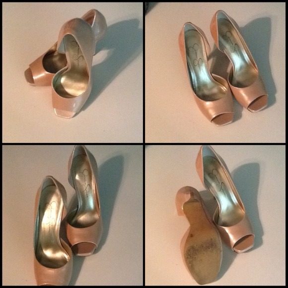 Reduced! Baby Pink Patent Leather Peep Toe Pumps