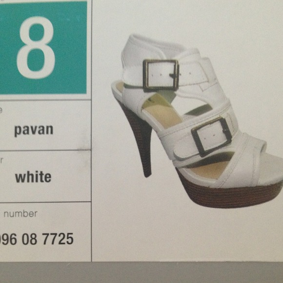 White heels - Picture 2 of 2