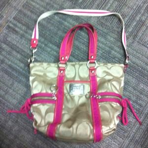 SOLD********      pink and tan coach poppy handbag
