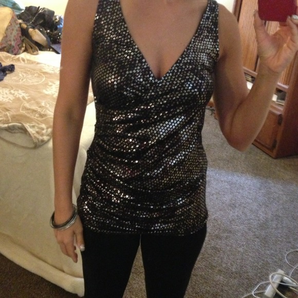 Express v neck