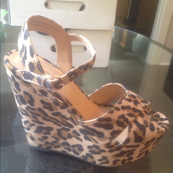 Leopard wedges