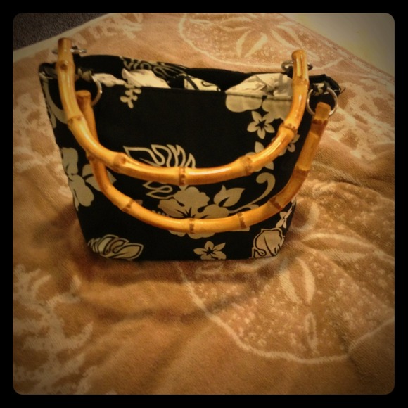 Plastic small bag with bamboo handles