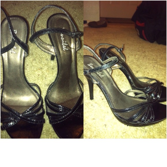 Black Strappy Sexy Heels!