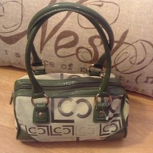 🌀HOLD🌀AUTHENTIC Liz Claiborne Satchel Green Trim