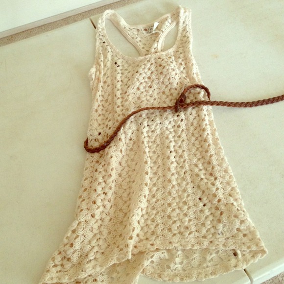 Knit shirt with belt