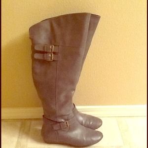Grey Knee height boots ....