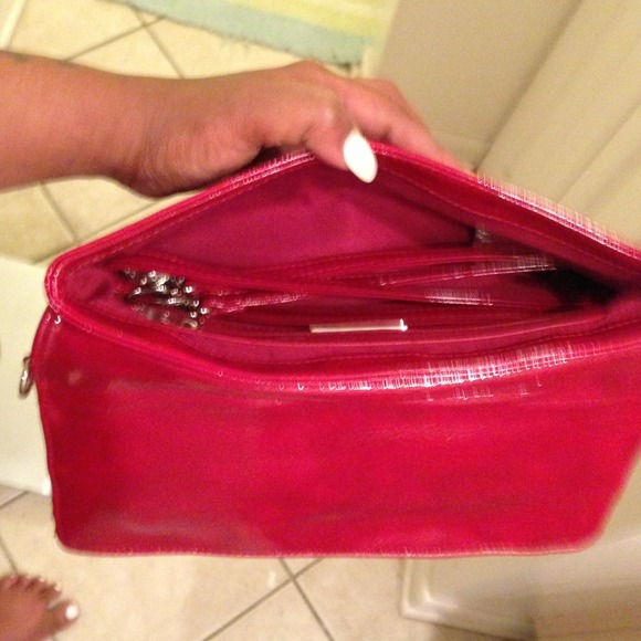 Red Clutch - Picture 3 of 3