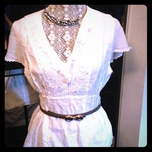 Elegant white 100% linen top size large