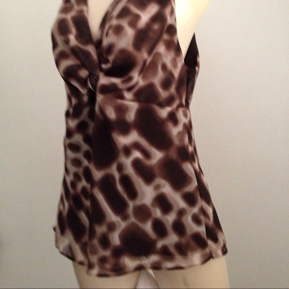 Worthington made sleeveless top - Picture 2 of 4