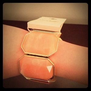 Coral/peachy brand new bracelet