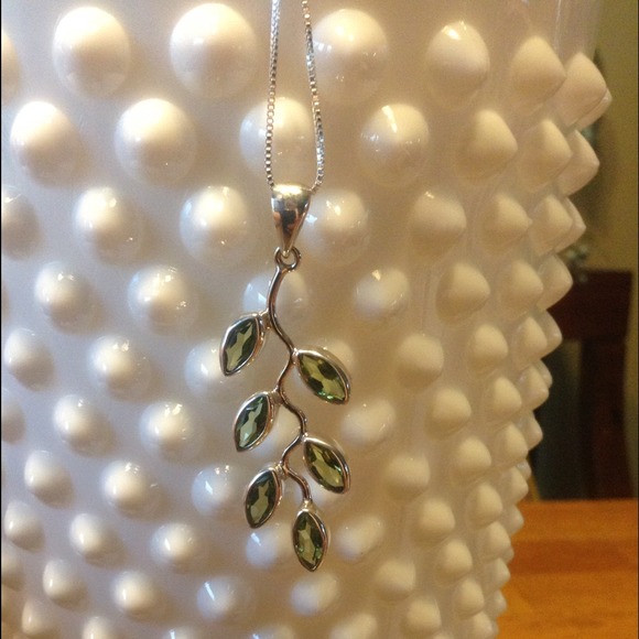 Green Stone Sterling Silver Leaf Style Necklace