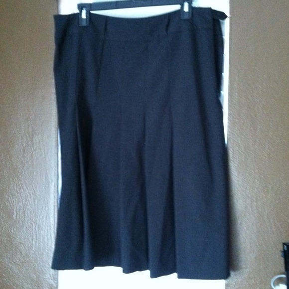 📦SOLD***163. Charcoal Pleated Skirt