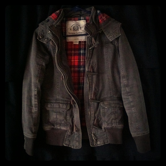 Zenana outfitters army green jacket. Super warm!