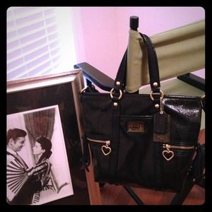 NWOT Coach Daisy Liquid Gloss Tote