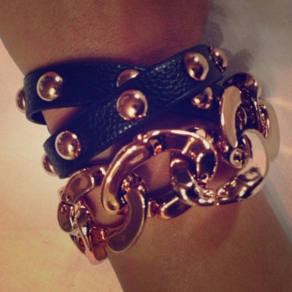 Jewelry - Crazy sale! Black and rose gold studded chain wrap