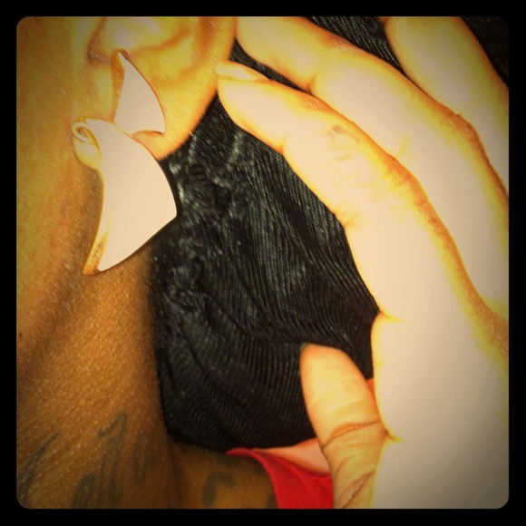 Earrings - Picture 1 of 2