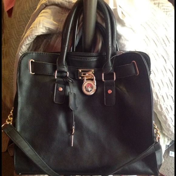 MK PURSE
